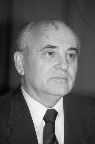 Soviet leader dies at the age of 91