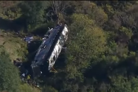 Bus crash kills 2