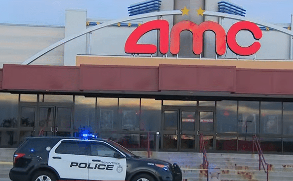 Man stabs 4 girls at movie theater