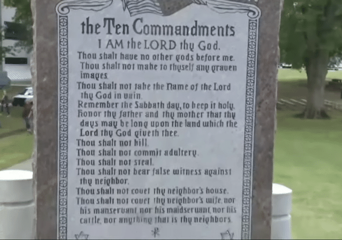 Ten Commandments to be displayed Louisiana classes