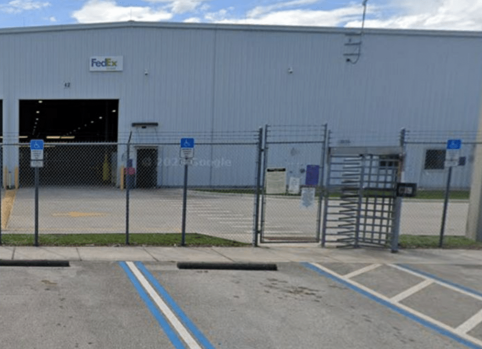 FedEx Worker Shoots Himself for Sympathy from Coworker