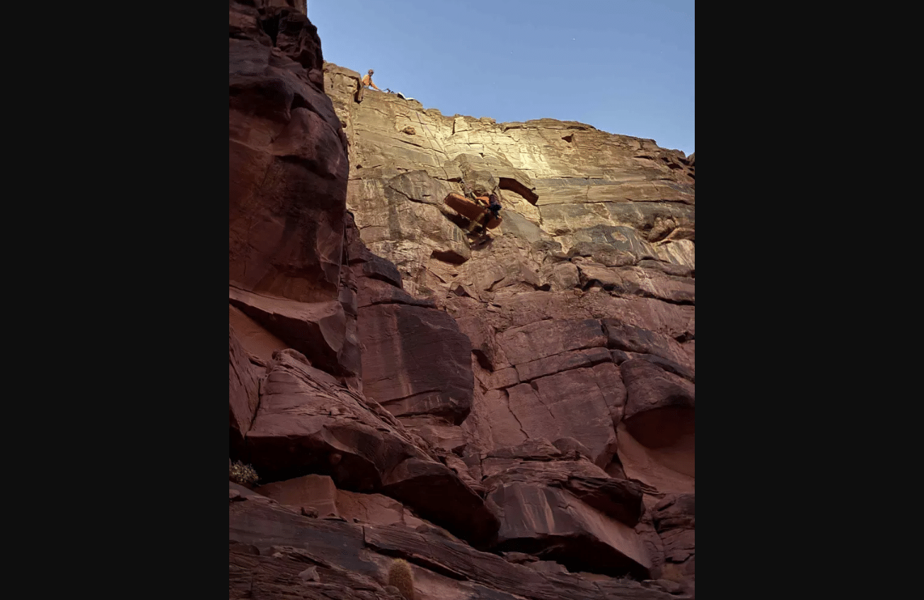 Fatal Accident at Grand Canyon: Man Falls Over 100 Feet