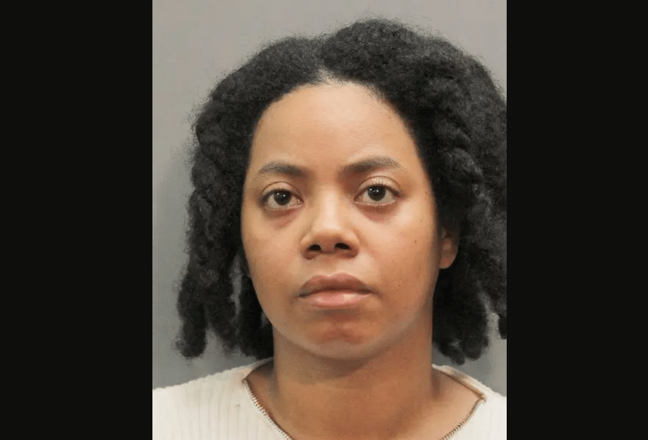 Home Health Aide Stabs Sleeping 84-Year-Old Patient With Chef's Knife