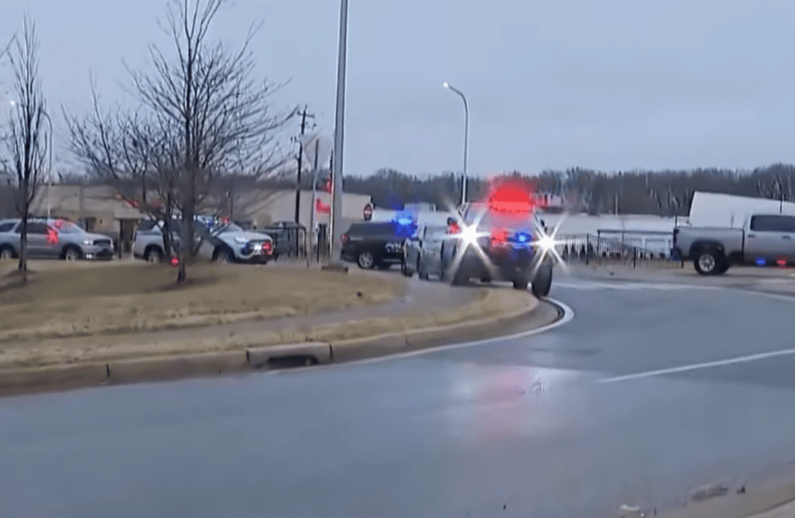 Delaware trooper, gunman dead after shooting at Wilmington DMV