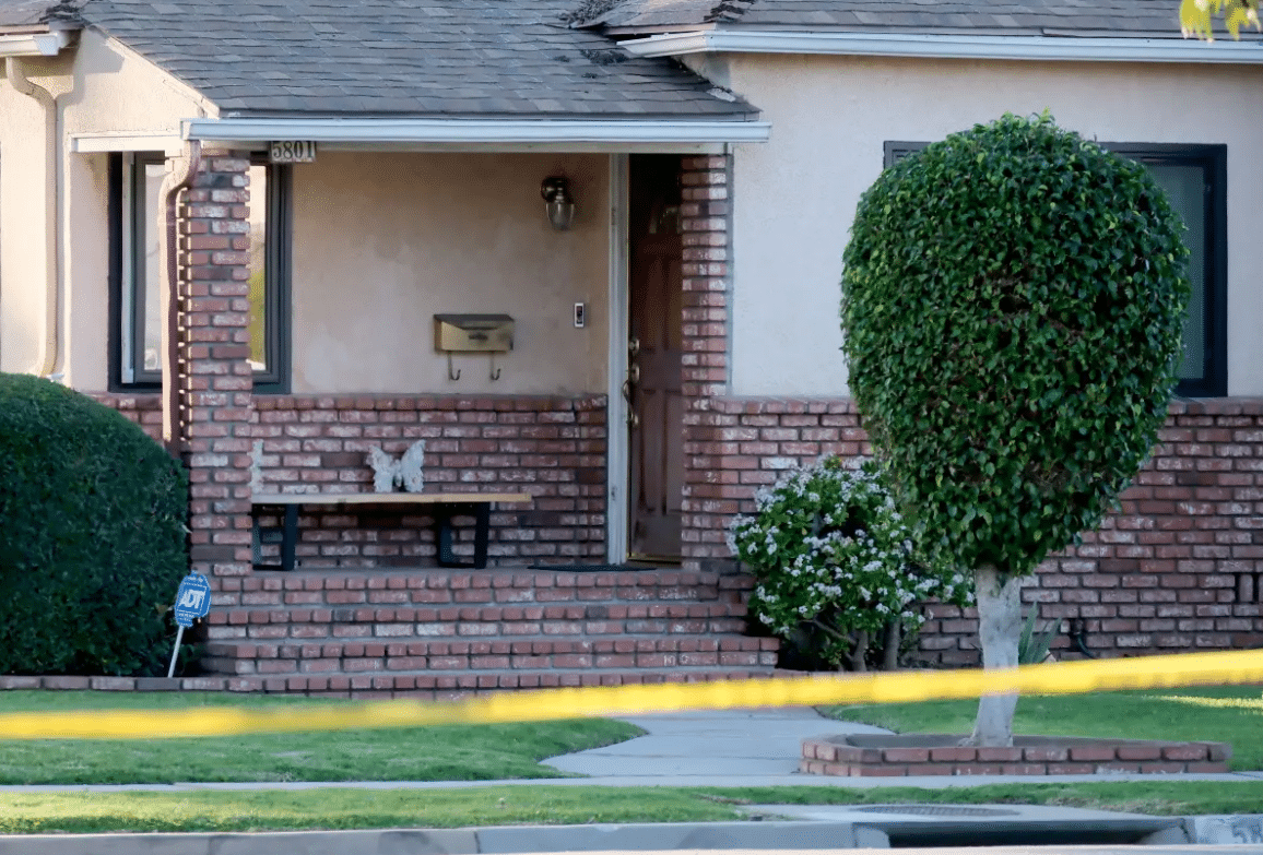 Surviving Teen Flees as Dad Kills Mom, Sister, Himself