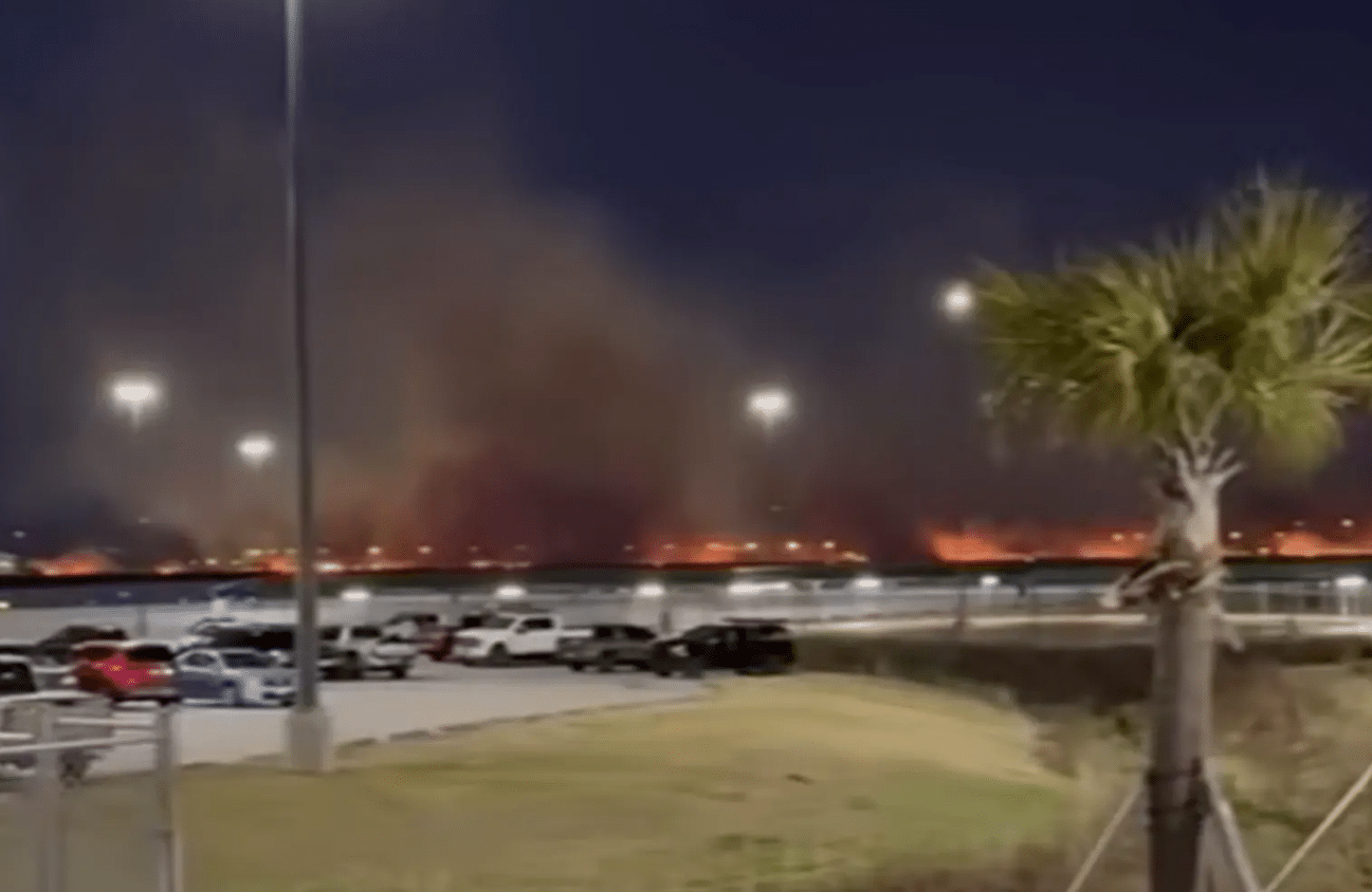 Delta Flight Engine Explodes on Takeoff, Starts Grass Fire