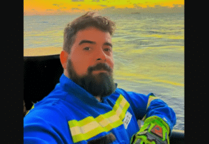 Hiker Dies Seconds After Posing for Photo